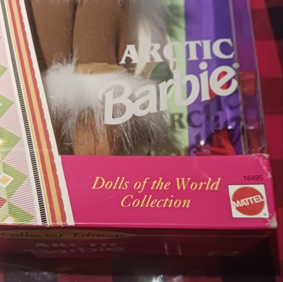 Dolls of the World - Picture 2 of 7